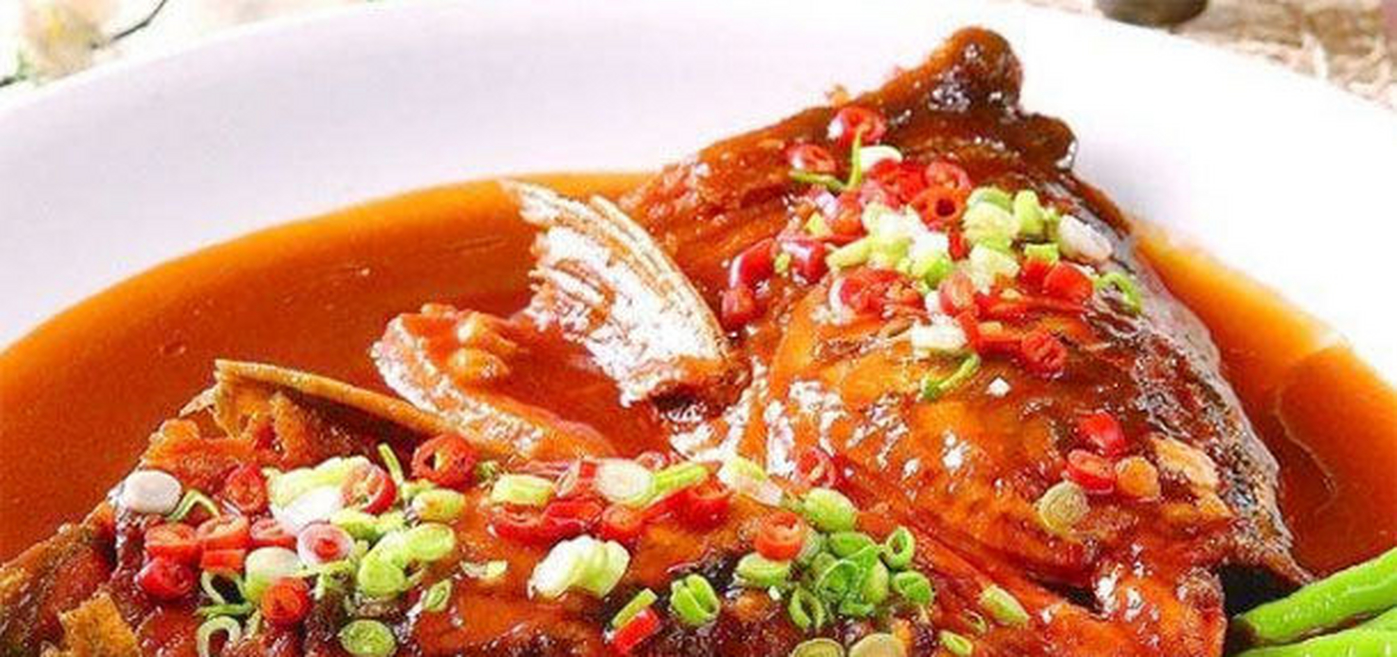 今天介绍的这道菜就是红烧鱼头,美味营养健脑益智,提高免疫力,鱼头