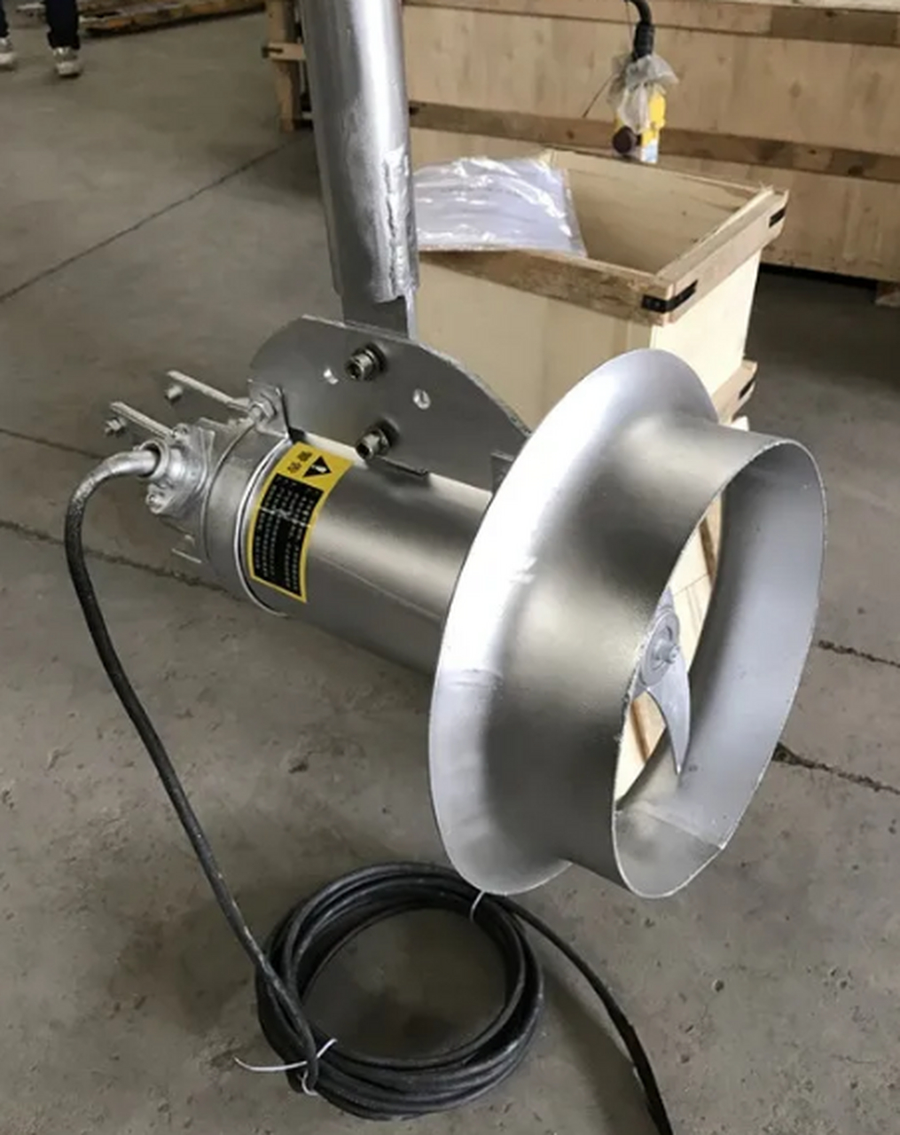 潜水搅拌机在城市环境维护和工业污水处置等行业中十分受欢送.