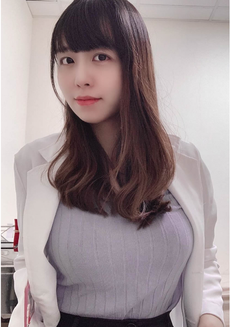 模特介绍117:温柔可爱,活泼俏皮的小护士 李佩瑾是一位台湾省妹子