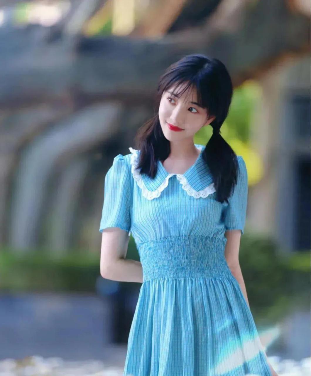 白昕怡,甜美可人的"治愈系"女神,太清纯可人了