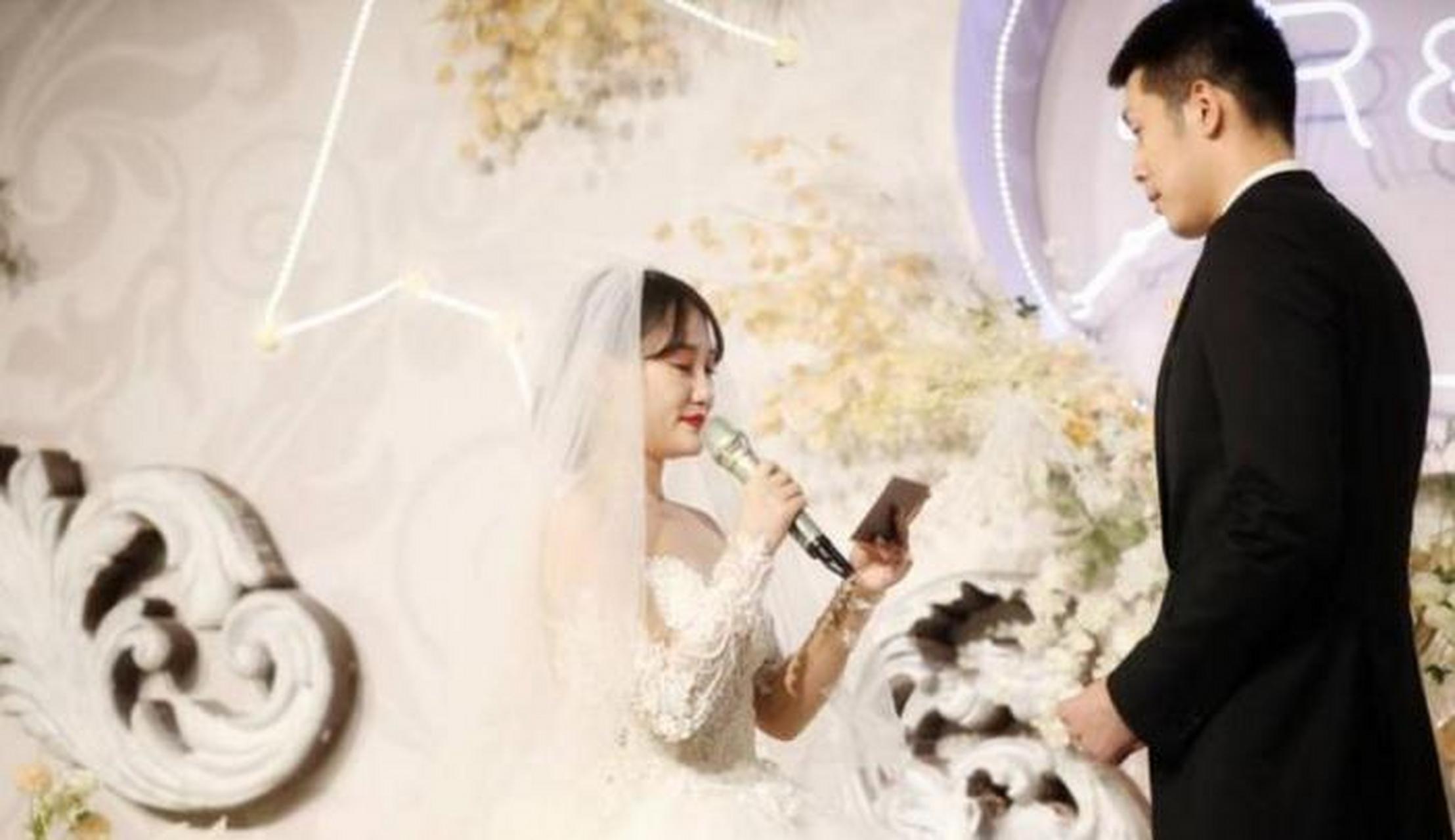 山西队锋线悍将任骏威与妻子】山西队锋线悍将任骏威与妻子曹雅馨正式