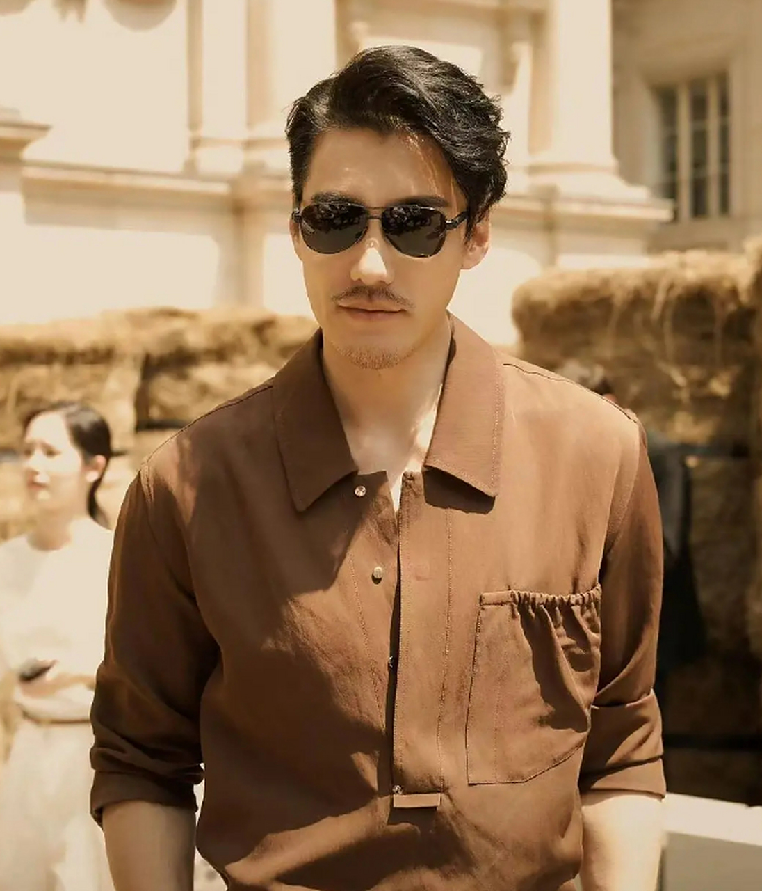 胡兵时装周生图,简直吊打内娱其他男明星