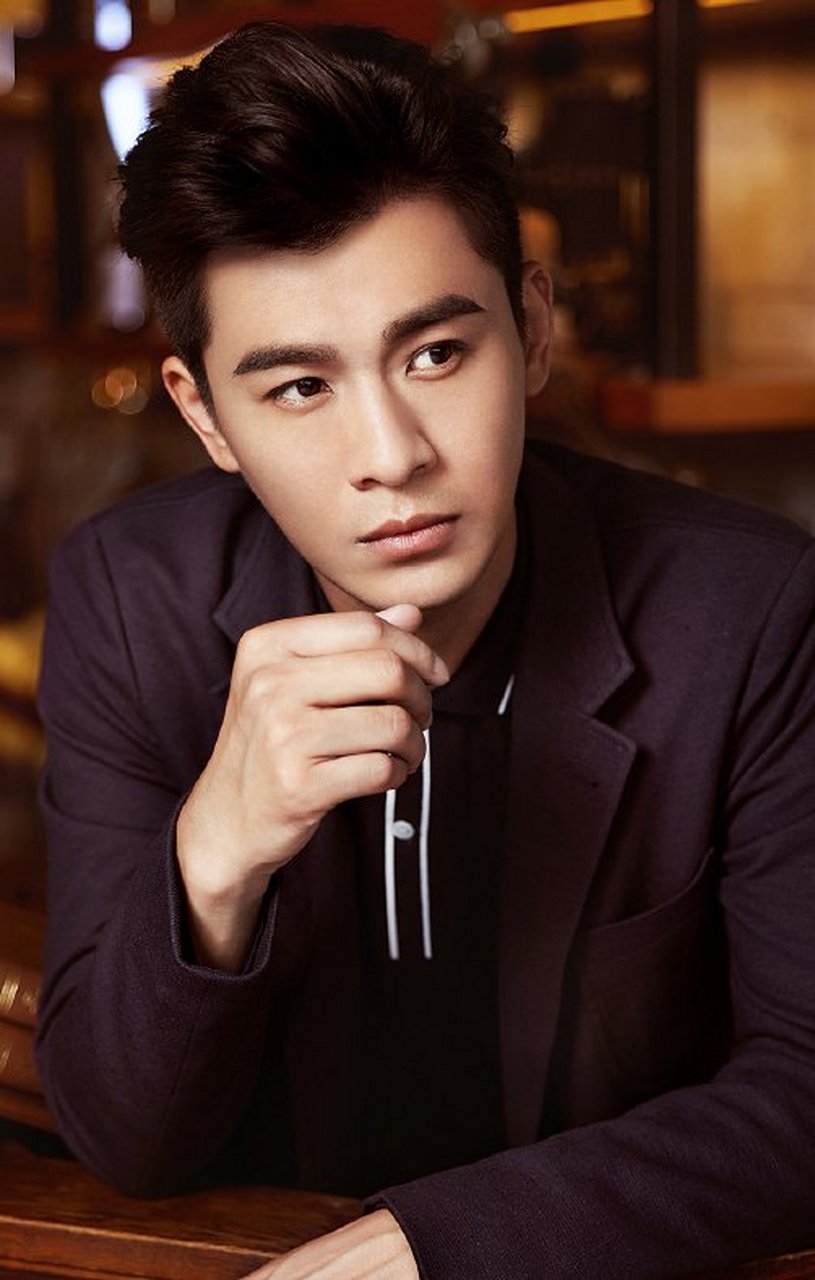 并不是所有人都能get到乔振宇的颜值,但是你不得不承认,他的骨相无论