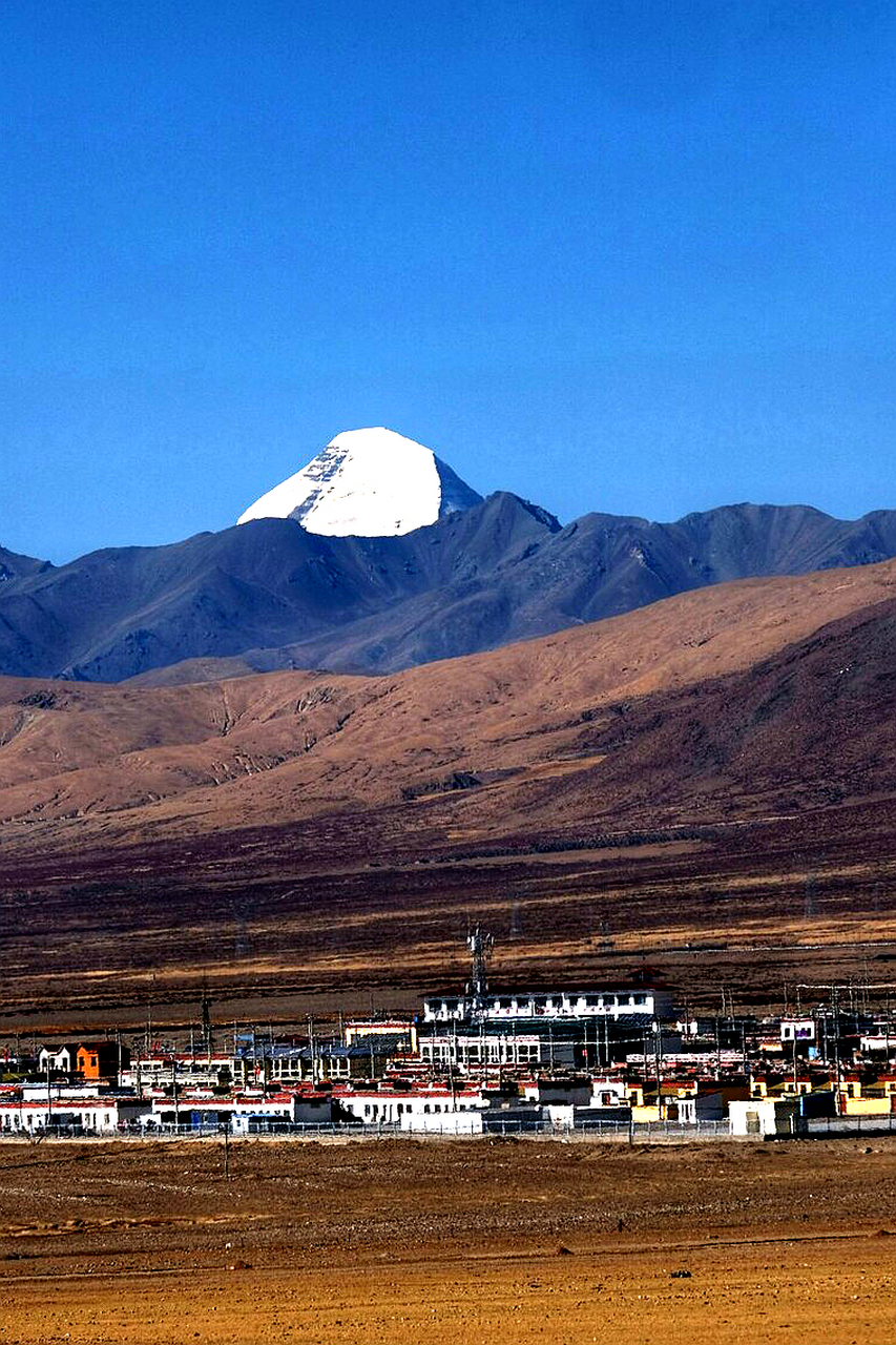 西藏摄旅top10|冈仁波齐  作为冈底斯山脉第二高的山峰,海拔6656米的