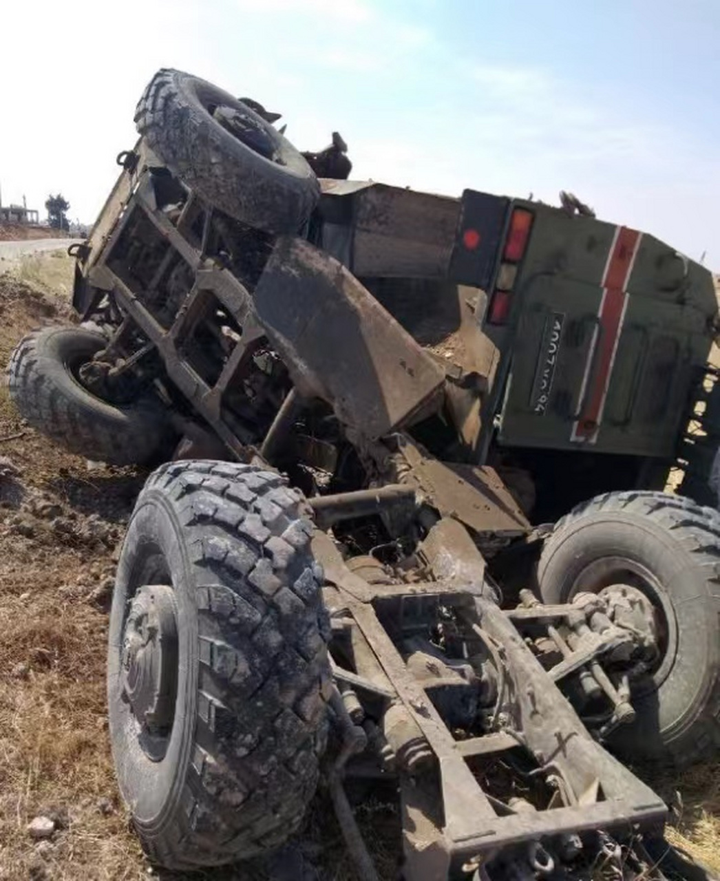 6月12日,俄罗斯驻叙利亚部队一辆虎式装甲车遭遇炸弹袭击,导致俄军