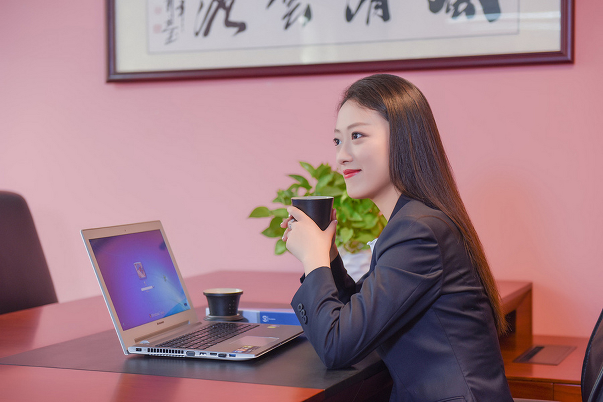 美国某机构做过一项调查,发现有52%的职场人士装过病,64%的人上班