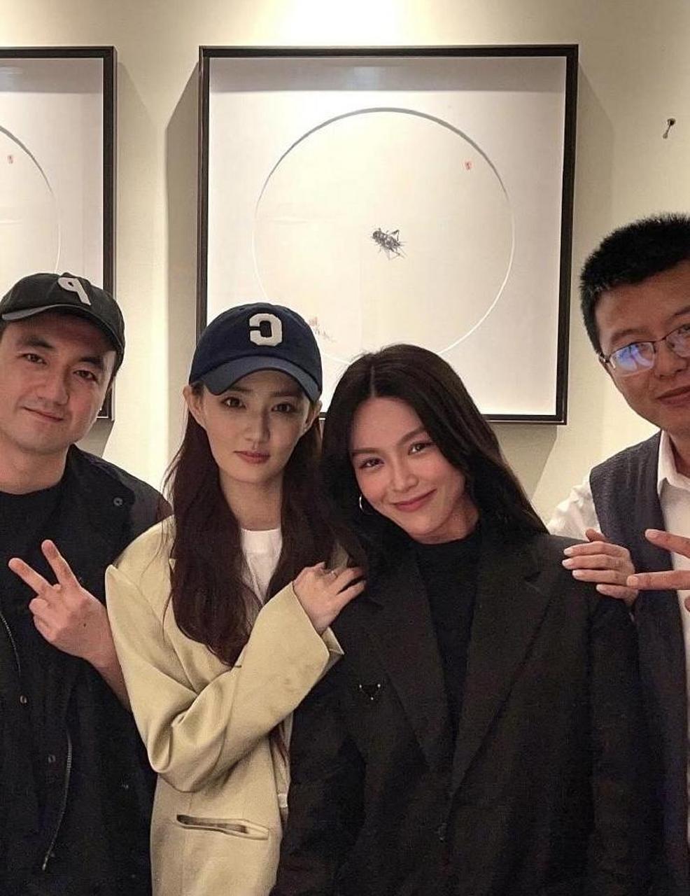 徐璐的小方脸好上镜,比文咏珊的脸还要小一圈