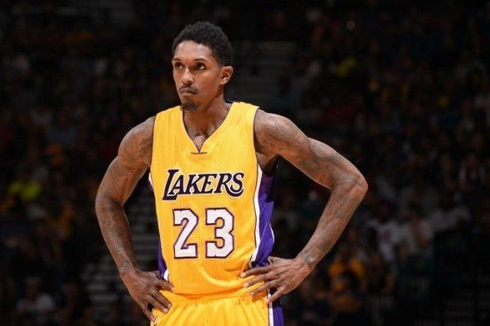 woj:路威廉姆斯宣布退役.