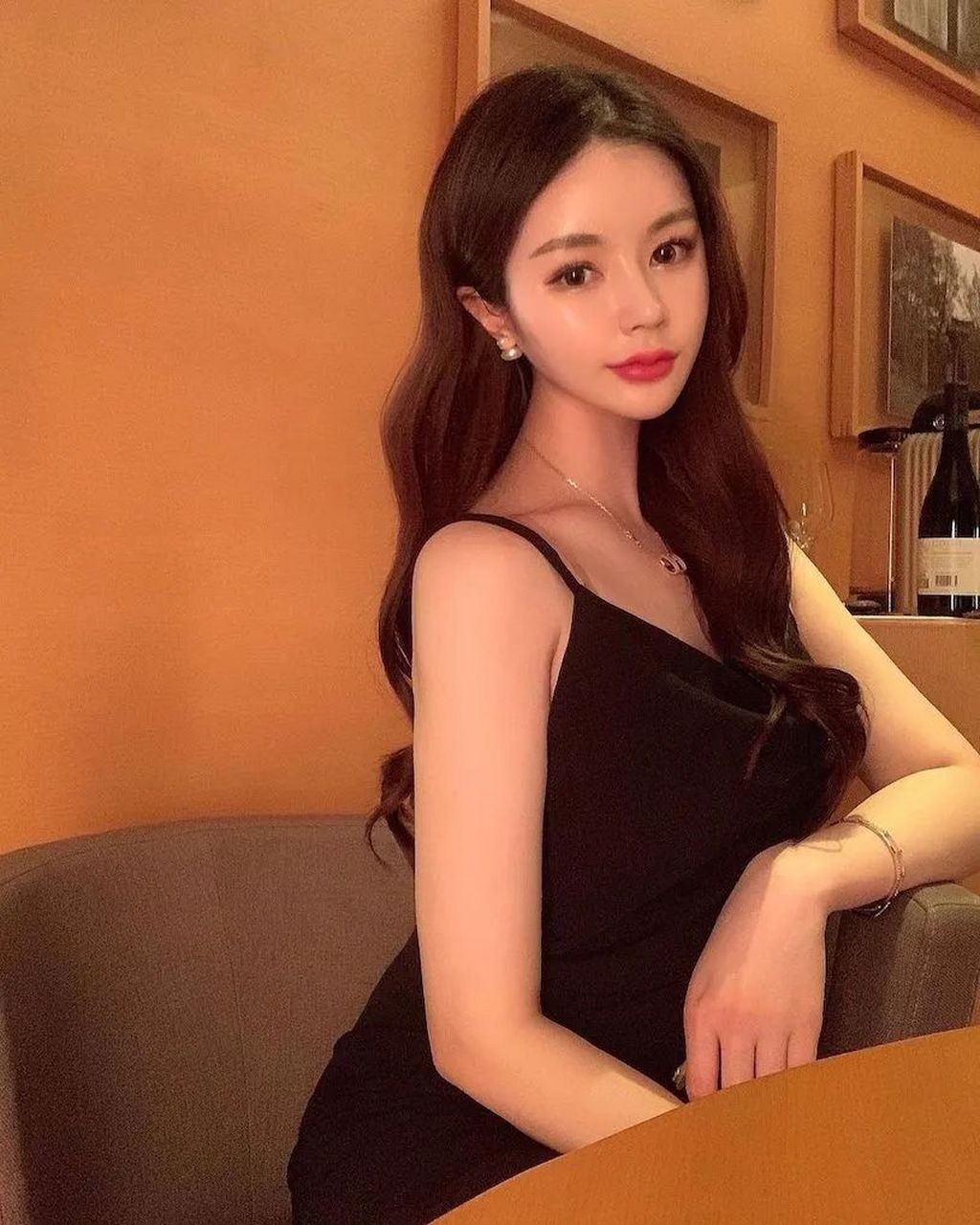 苗条身材极品名媛气质北京富家千金美女小姐姐#美女# #今日美女大赏
