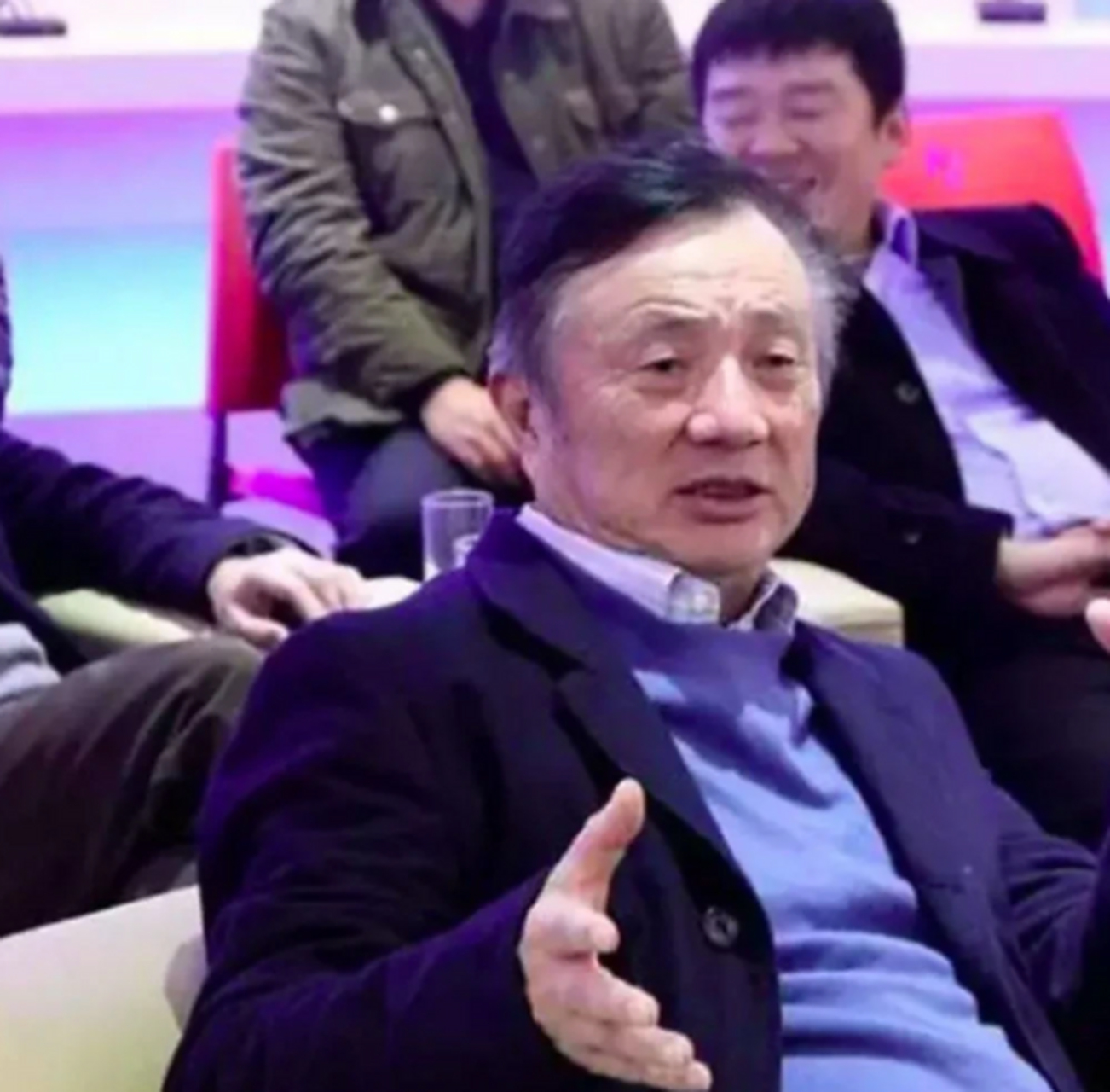 2000年,任正非怒气冲冲地闯入李一男办公室,大声斥责他说:"李一男