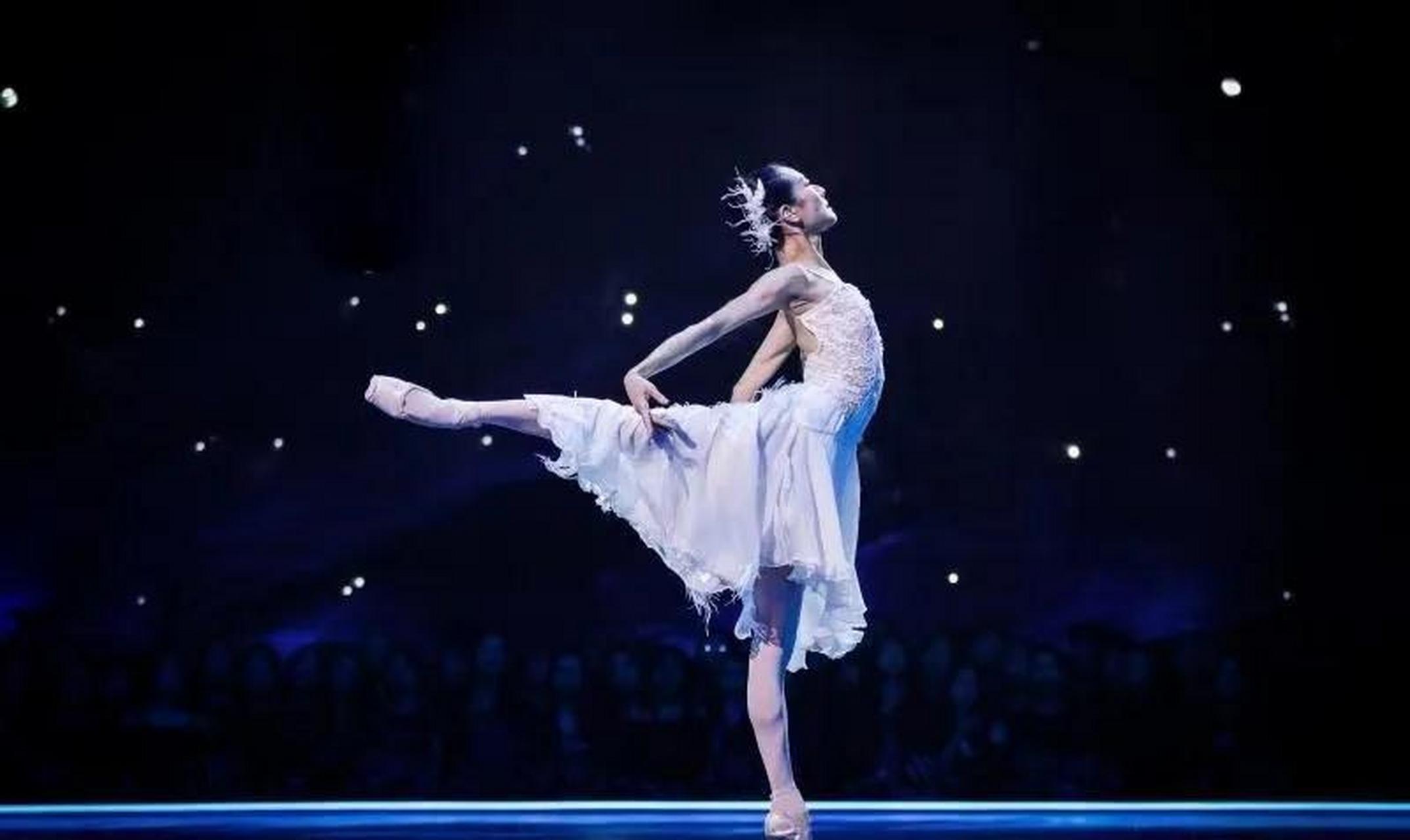 47岁的舞蹈女神谭元元出嫁了.