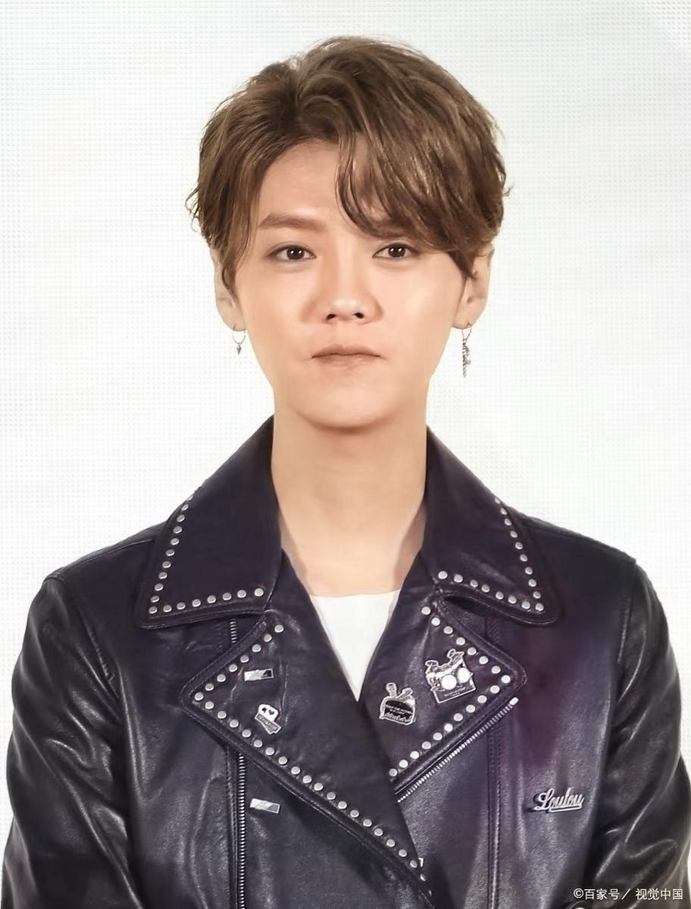 但是男生戴耳环真的好看吗?你对此怎么看!请告诉我你的评论吧!