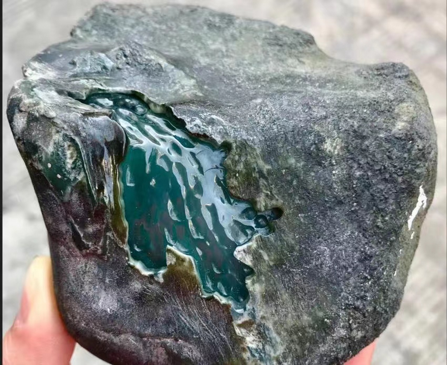 老帕敢手镯色料 场口正 皮壳老辣 紧致 油性足 翻砂细 皮壳大面积有色