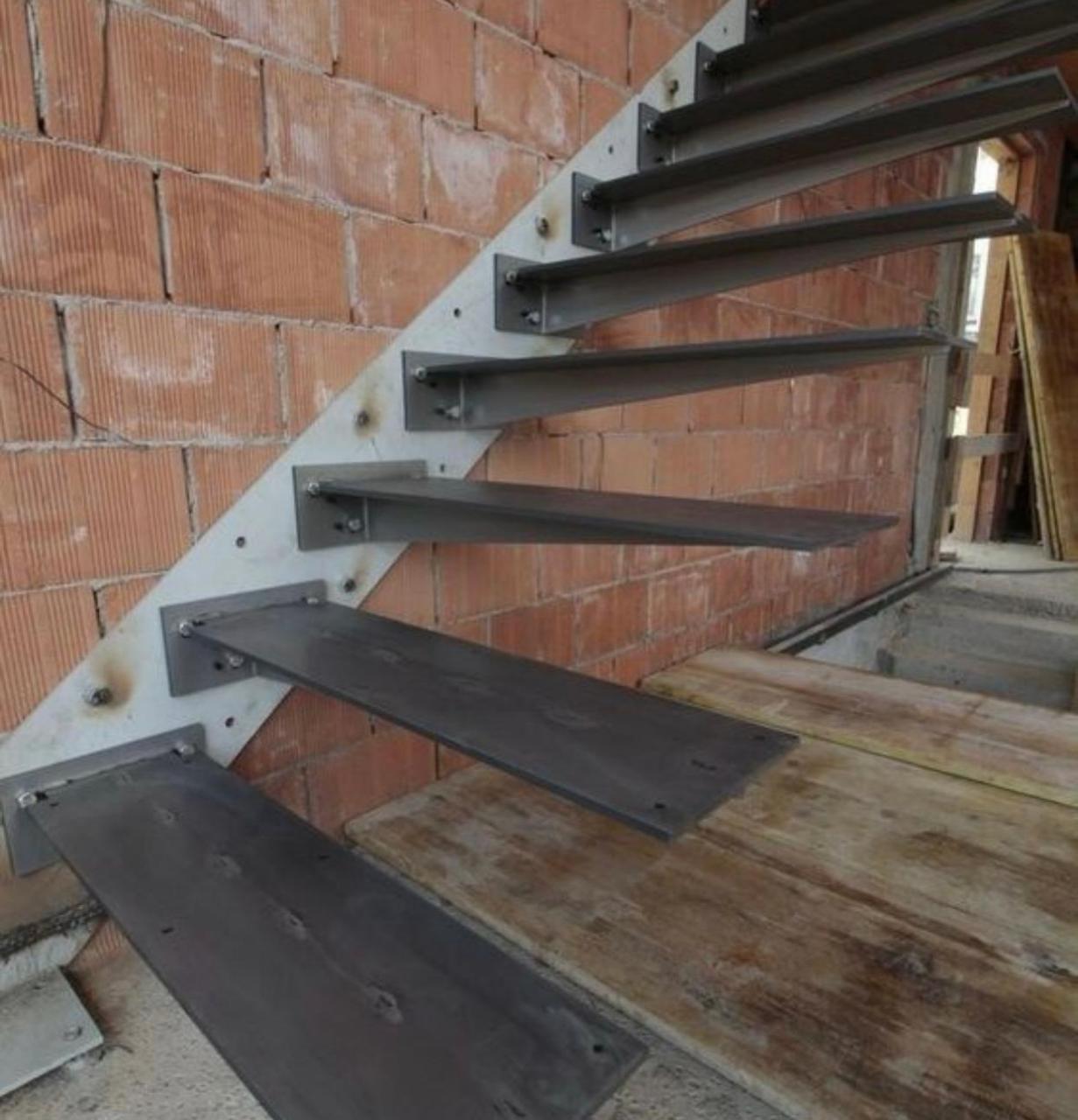 为了这个悬浮楼梯,我决定要买复式房 悬挑楼梯太漂亮了,瞬间被种草,有