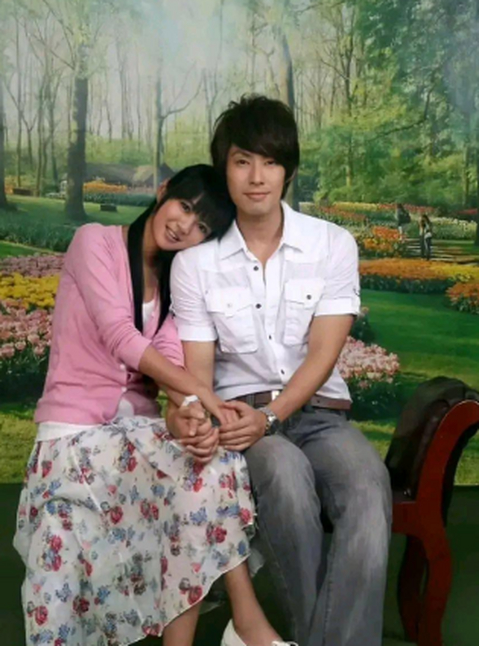 安以轩和吴建豪当年的合照,像不像进厂上班的情侣,完全不一样了[囧]