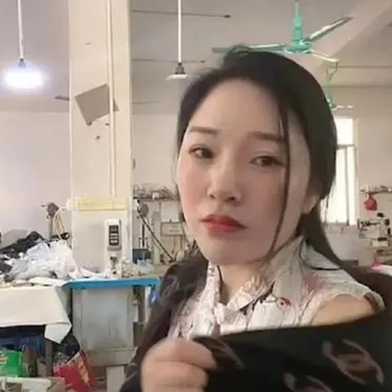 离婚以后就到广东来打工了,现在过的很开心