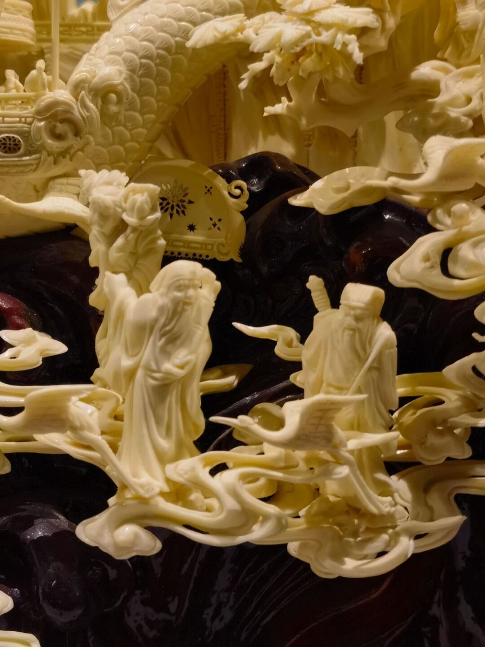 这是用牛骨雕刻的逆天工艺,佩服中国匠人!