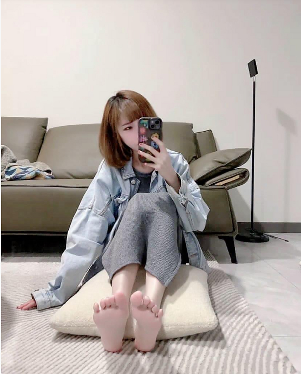 女生总是发美美的自拍照到朋友圈,是钓鱼吗