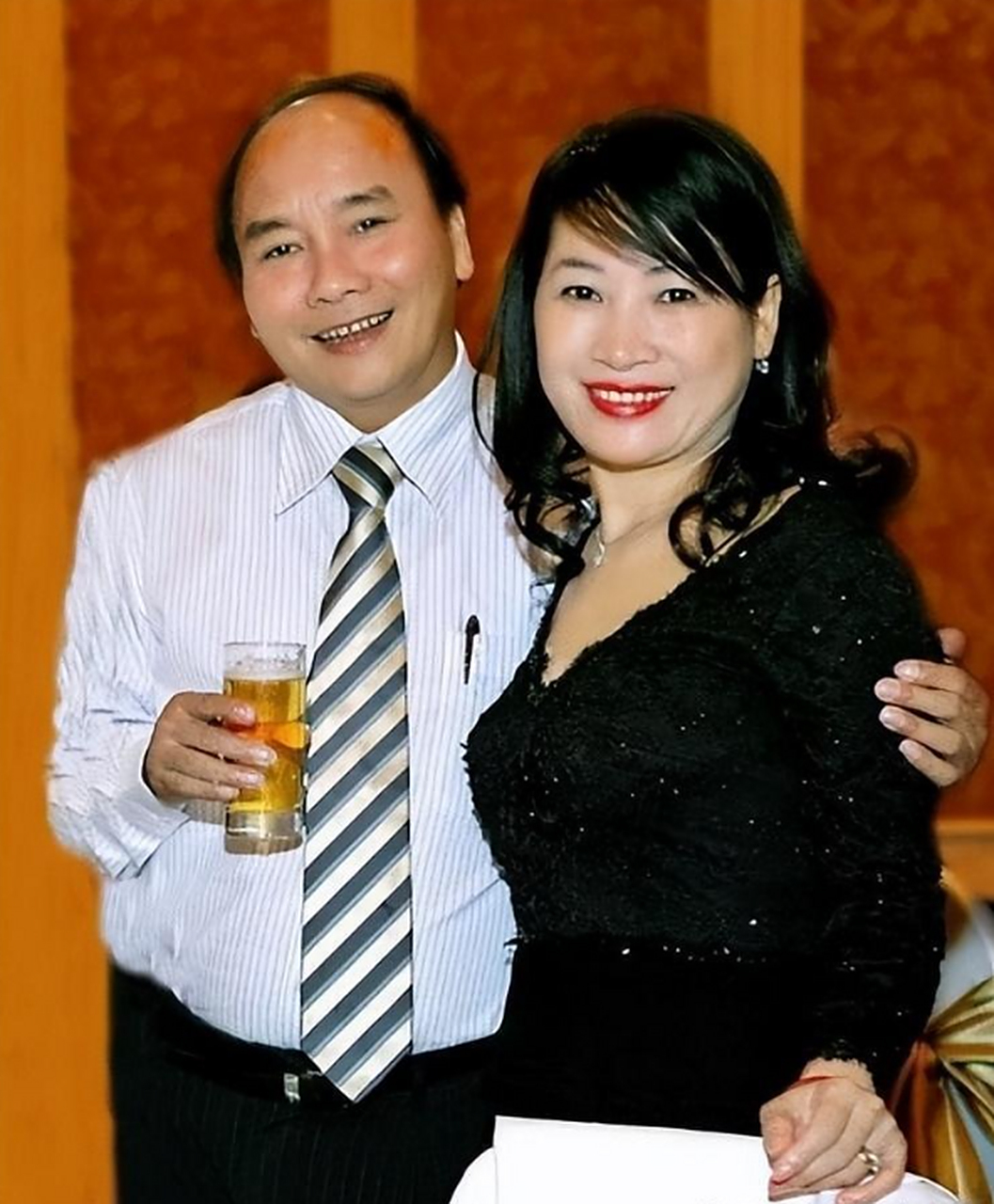 越南第一夫人陈月秋,她没有韩国第一夫人金建希那样