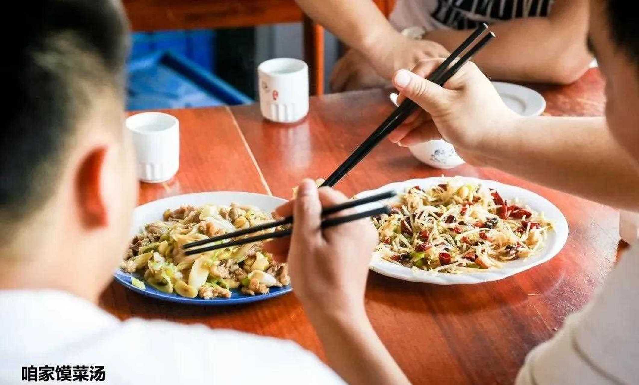 我国左撇子人群超过8000万,按说每50个人能碰到3个左撇子,但似乎渤＃