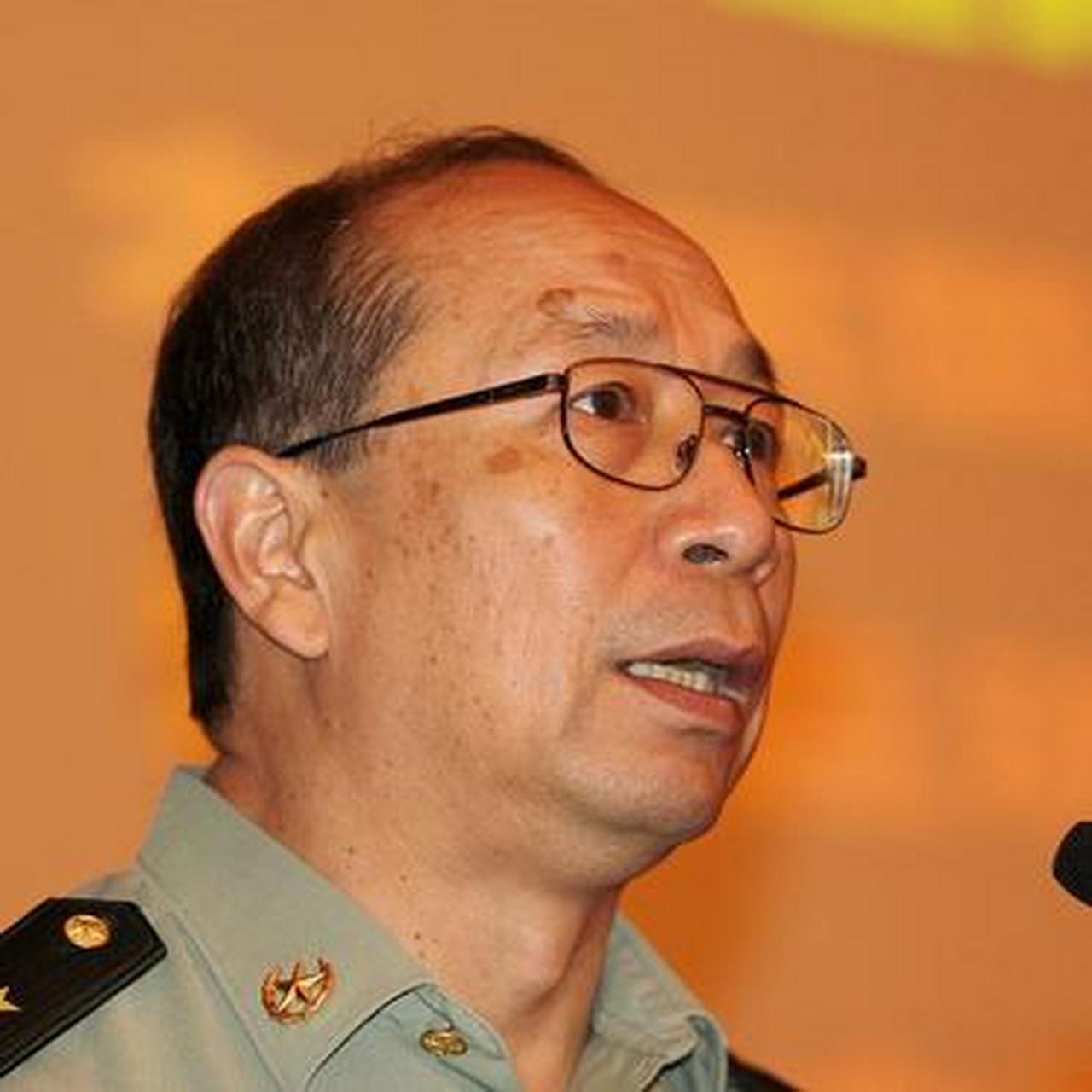 他是川军名将,19岁参加起义,24岁被誉为当代军神,在