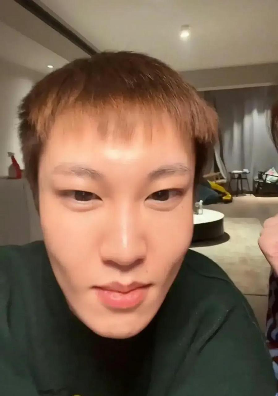 百家号星火计划# 自从知道赵本山女儿球球有男朋友后,我就一直在夏行