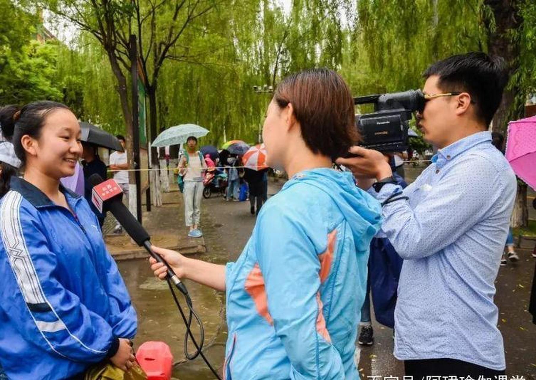 在2018年高考中,女孩曹静怡考出713分的惊人成绩,成为当年北京高考