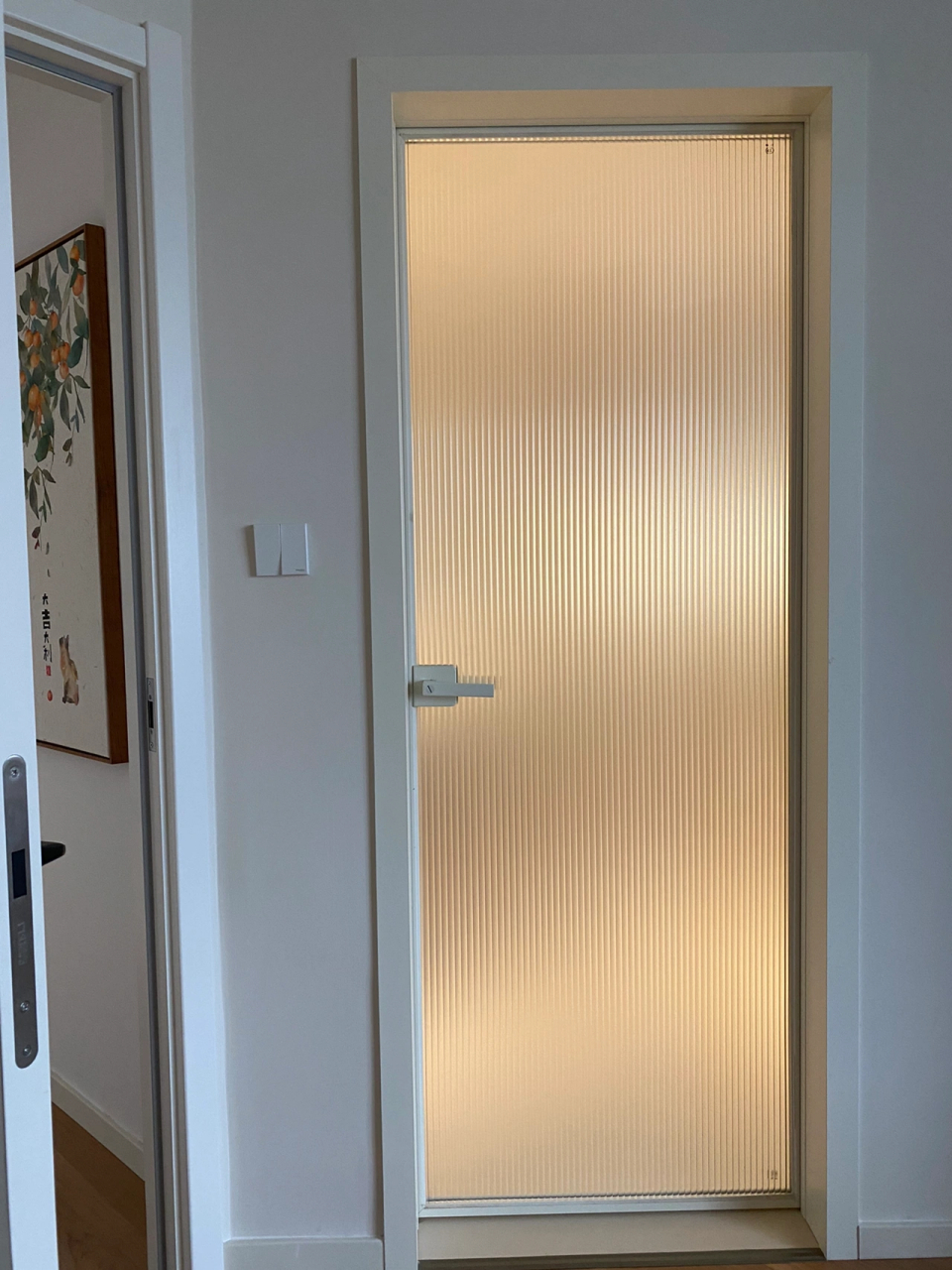 超白长虹玻璃门 双包套门框虽然无法做到极窄,但是效果还是非常满意了