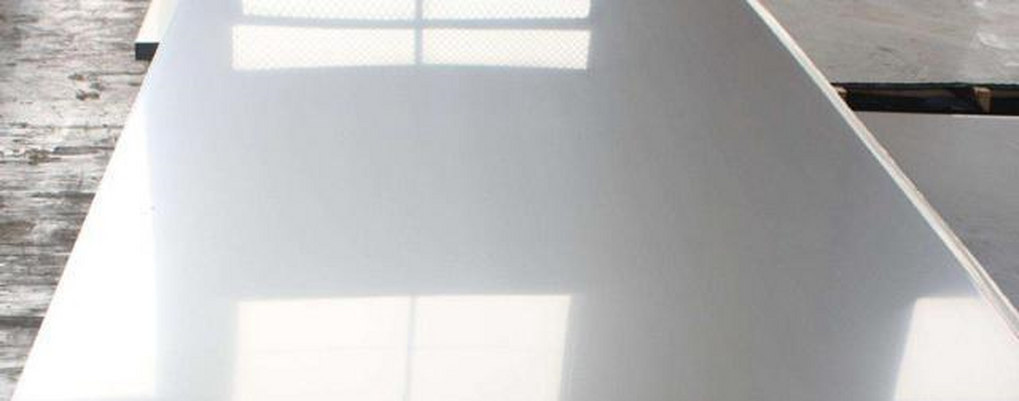 ed1000环氧底漆与固化剂按照9:1的配比混合,加入稀释剂充分搅拌均匀