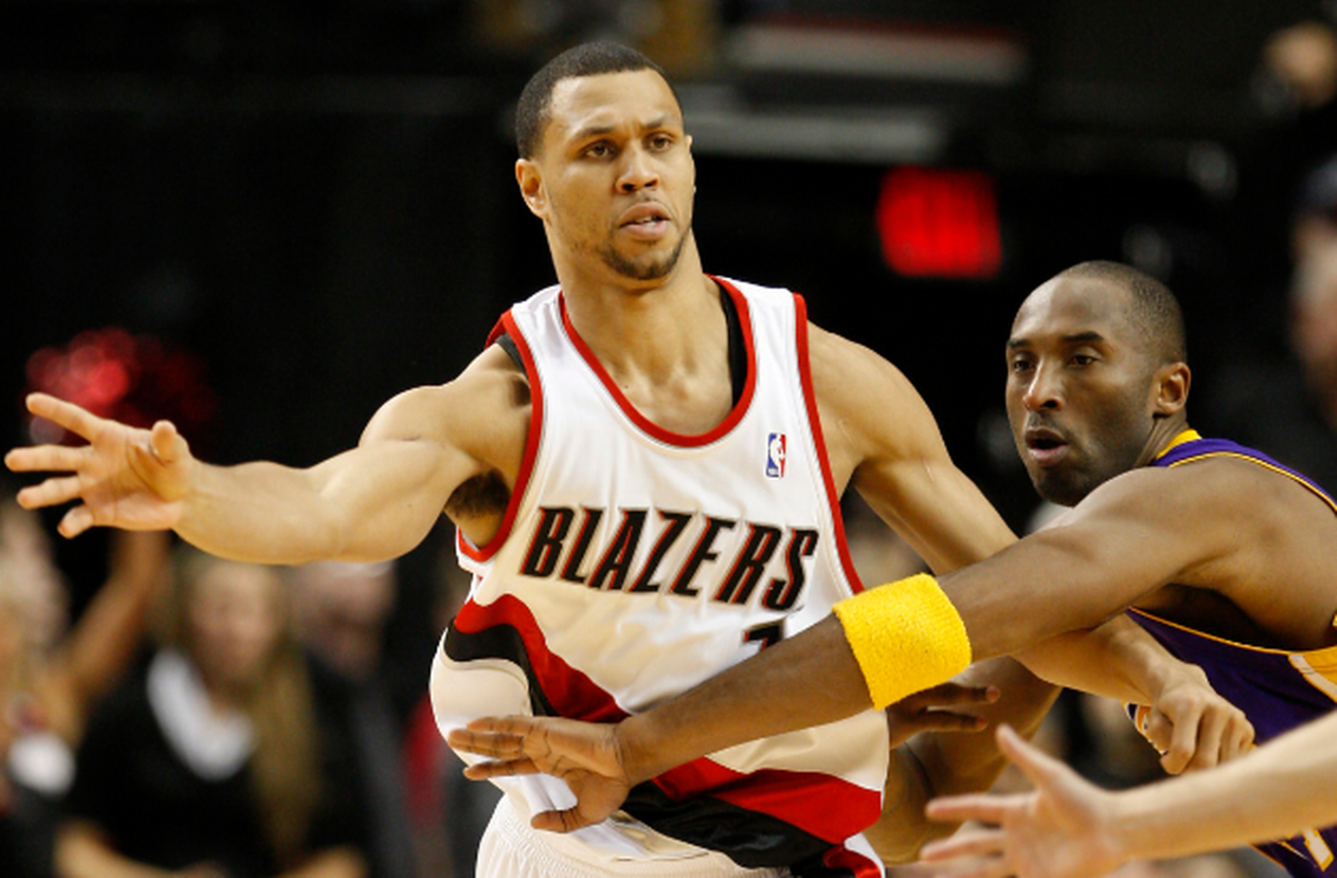 波特兰开拓者发布备战花絮；集结日豪取连胜；英超任务艰巨；球探报告显示潜力的简单介绍