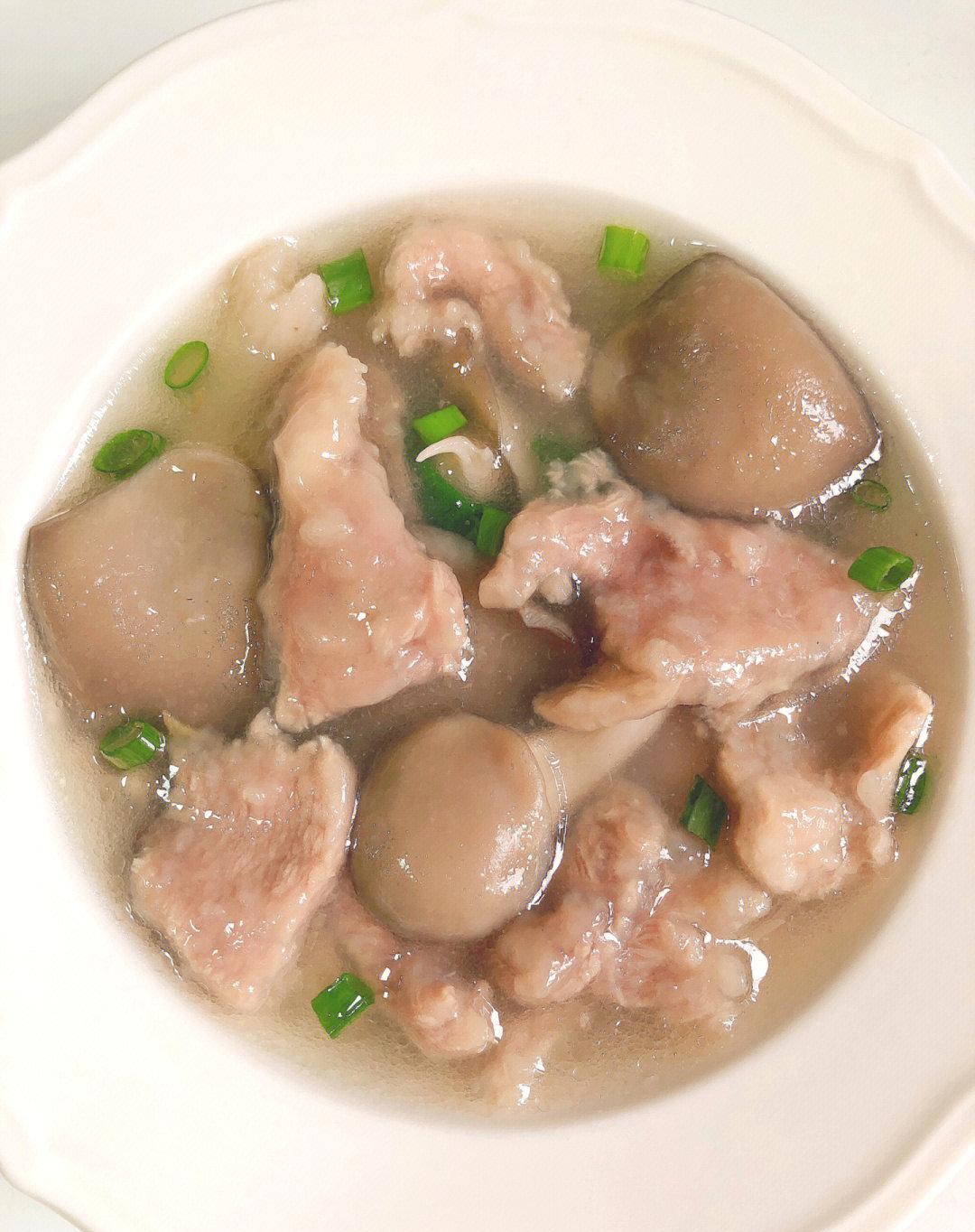 平菇肉片盖饭