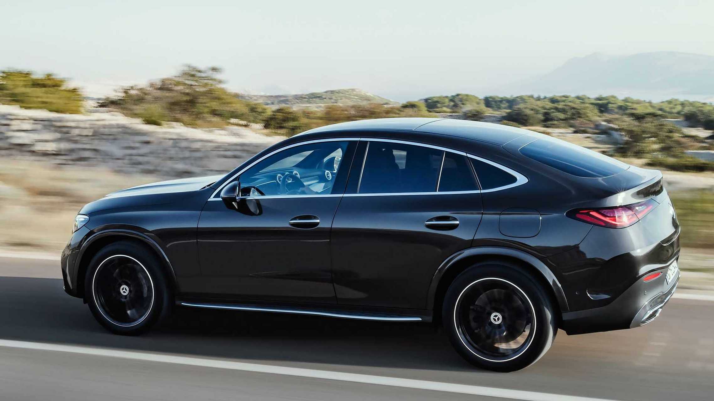 2024款奔驰 glc 轿跑车,这款suv 轿跑车版将性能与更具运动感的溜背式