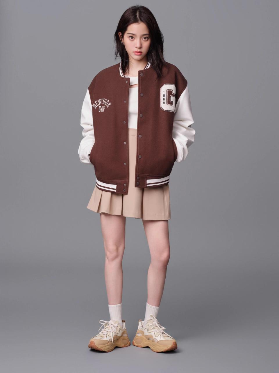 娜比的美式校园风穿搭yyds,和他家的风格简直不要太契合啊  还记得前