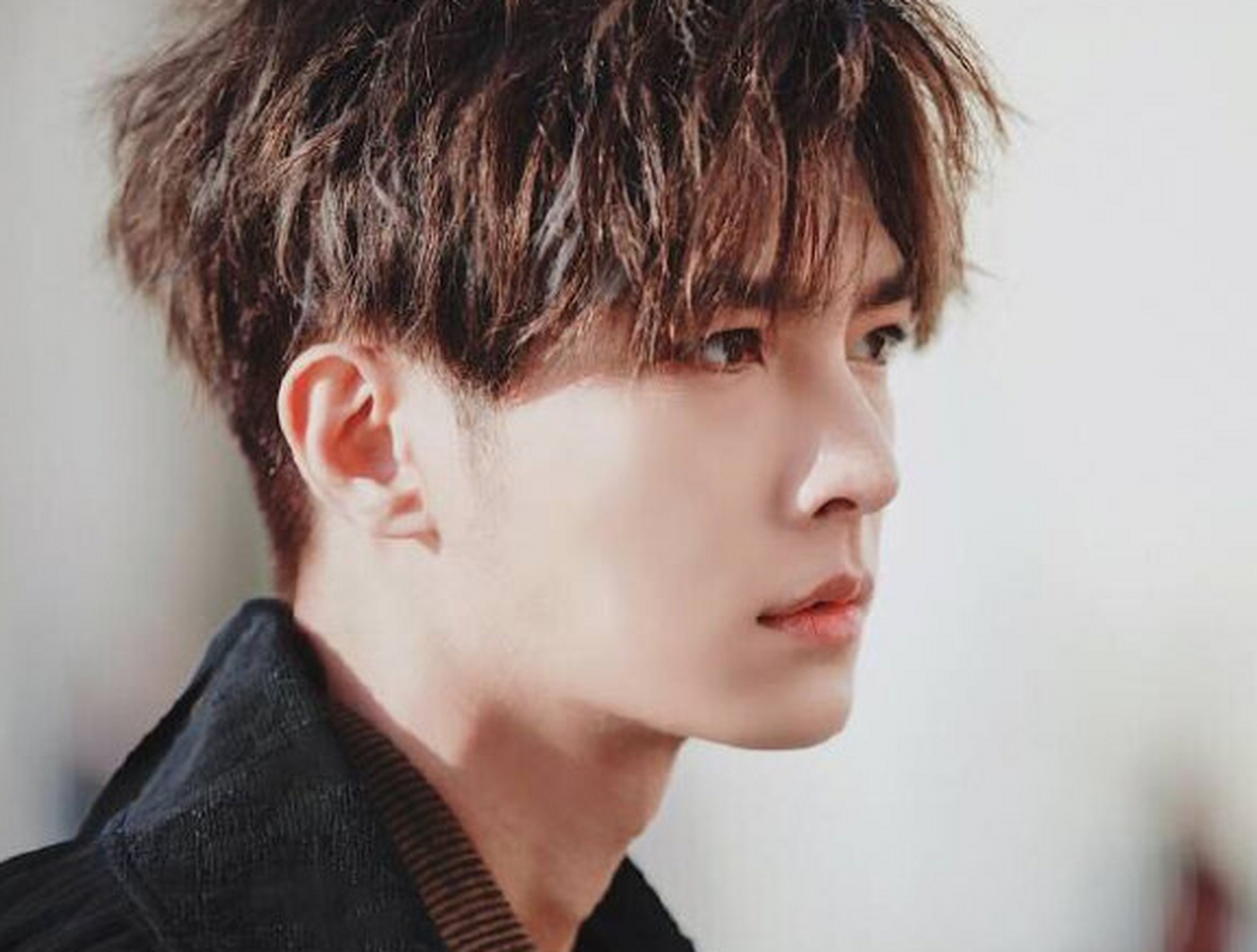 近日,不少台媒都拍到一组惊人的照片,即炎亚纶和阿本一起回到曾经的