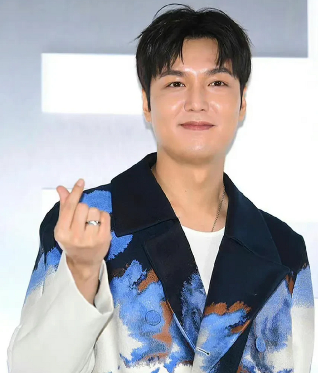 李敏镐现状,登上热搜! 网友惊呆了:这还是李敏镐吗?