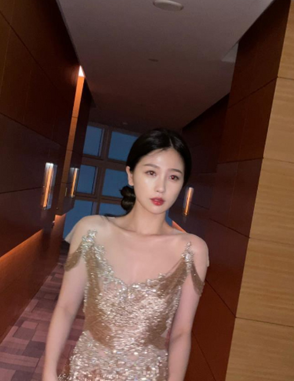 虞书欣现在穿衣真是越来越大胆了!