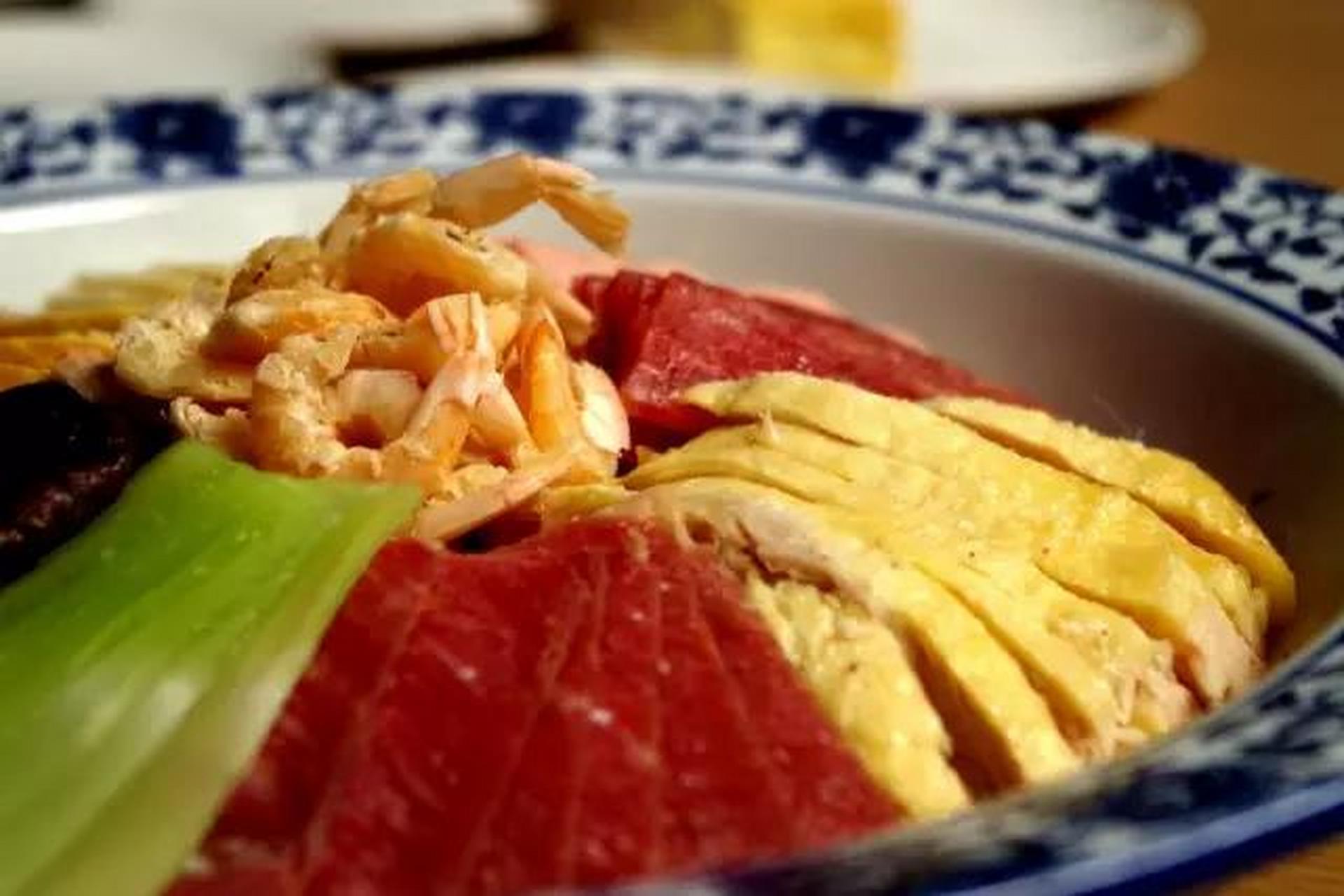 非遗美食"鸡汤碗" #非遗美食##鸡汤碗# 近日,苏州相城区第八批非物质