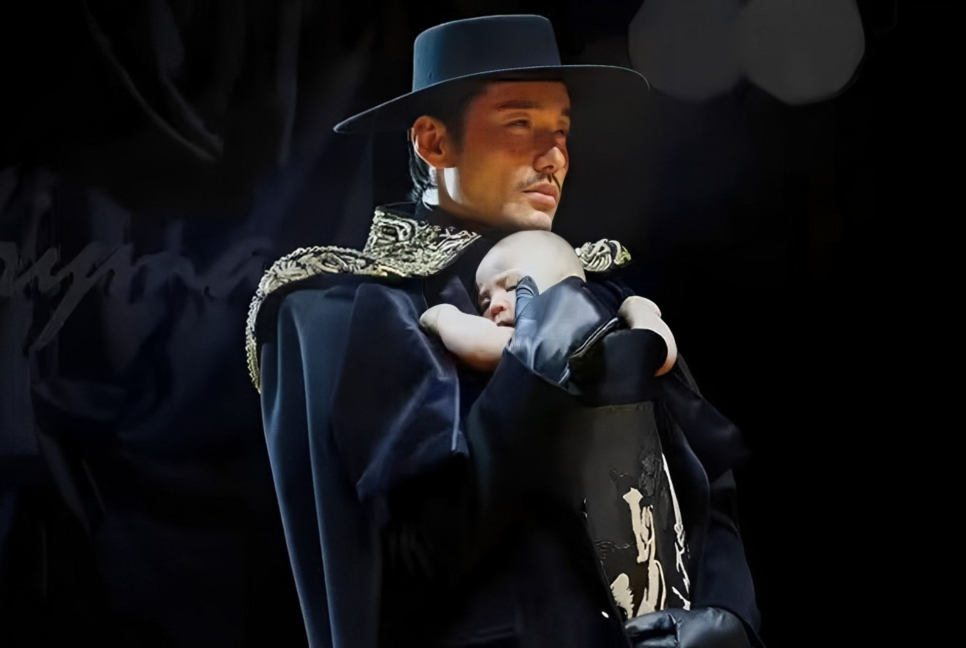 胡兵每次站在台