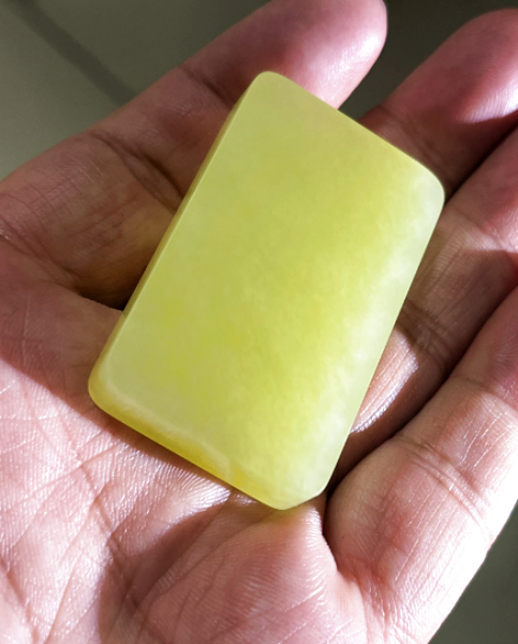 点击头像看直播##和田玉#新疆和田玉山料 稀有若羌黄口料,颜色均匀