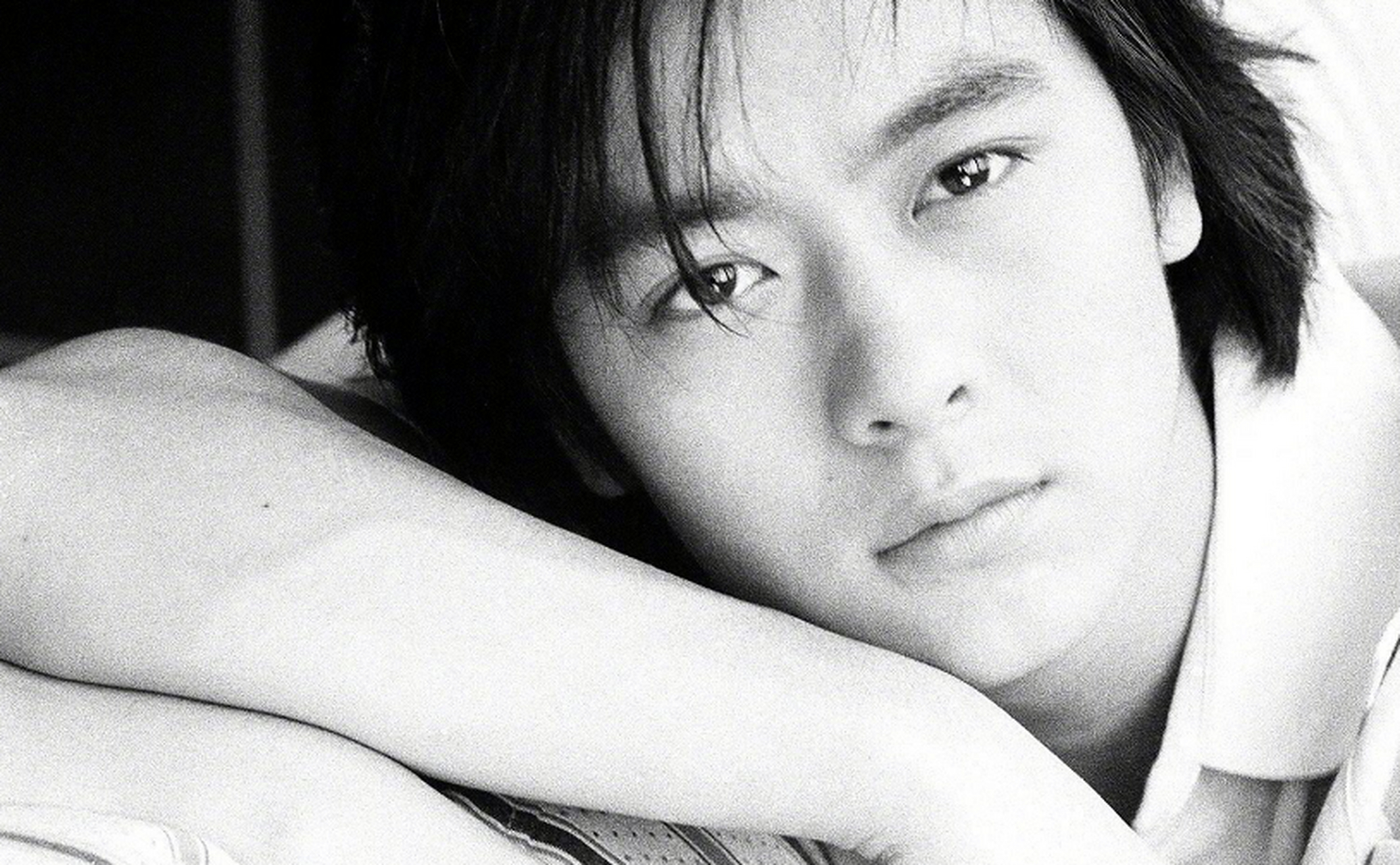 林志颖晒旧照,这么多年他真的没啥变化.