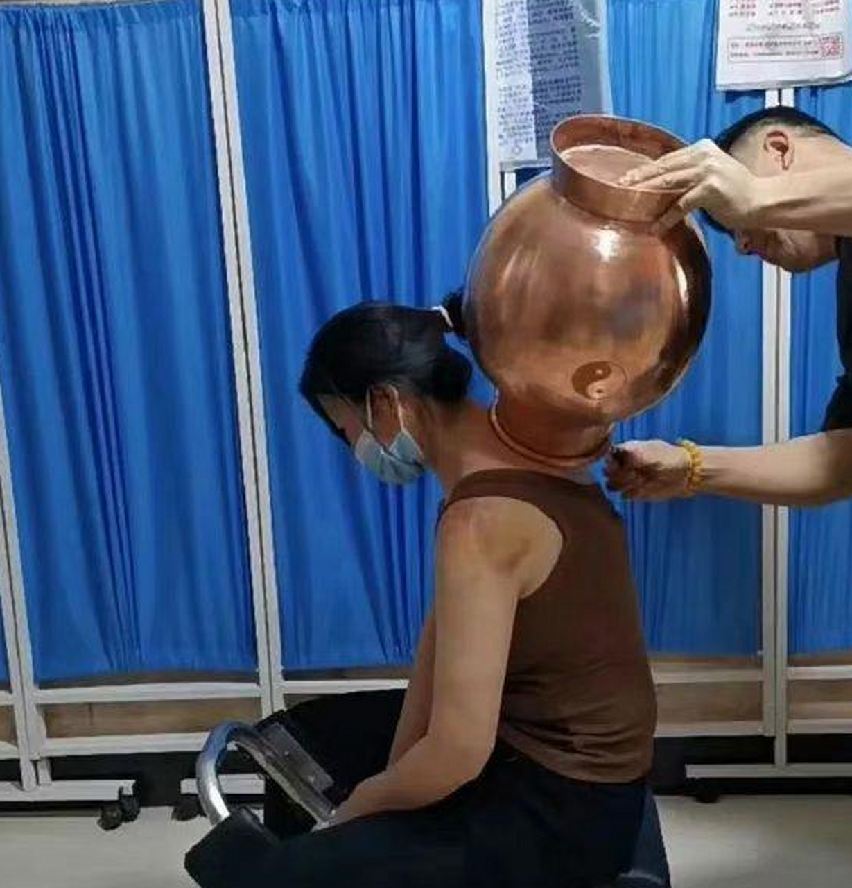 看着像罐子算了,那像牛角的也可以拔罐吗[衰]