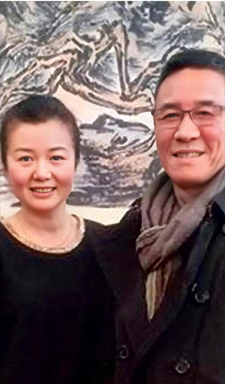 一婚嫁给赵君,二婚嫁给杜淳父亲当后妈.当后妈,郑卫莉如今过得幸福吗?
