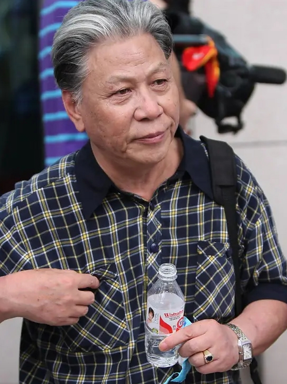 1984年,王光美请郭法曾做客,席间吩咐保姆:把给少奇存的酒拿来 有一天