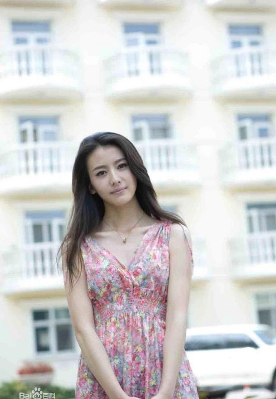 来自新疆美女演员赵志瑶