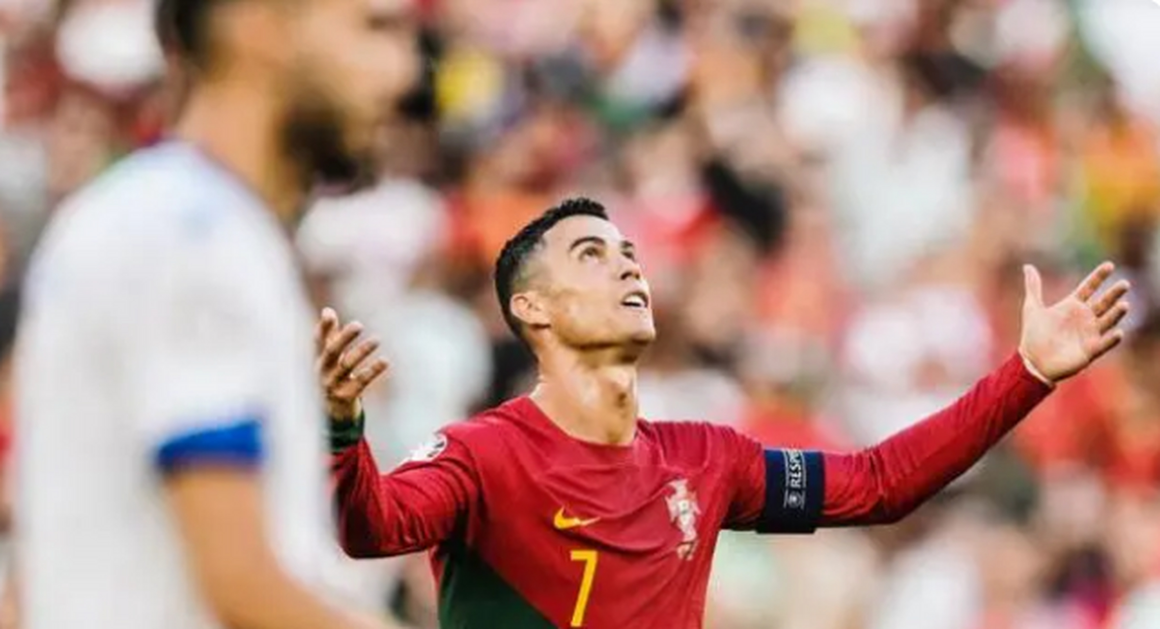 b费造3球c罗又摊手# 你看这家伙马上又要摊手了,看吧看吧,他摊手了!