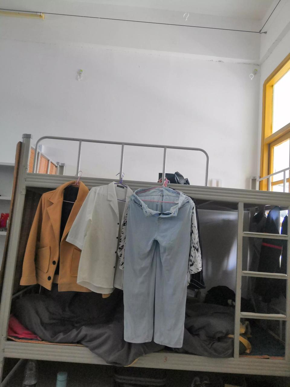 我在深圳宝龙比亚迪上班已经两三个月了,同宿舍有2个北方人,一个甘肃