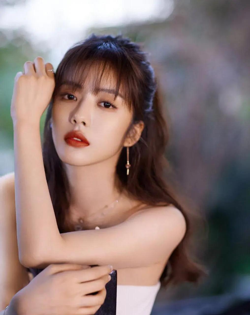 蔡文静,女,1990年1月3日出生于湖北宜昌市,毕业于北京电影学院表演系