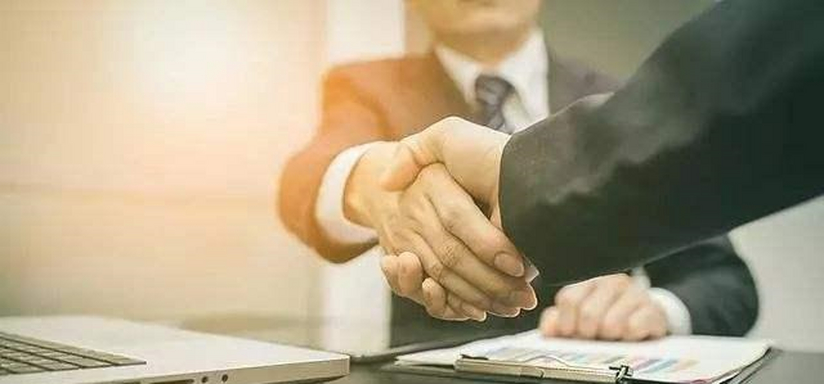 刘晓东是甘肃兰州人,于1976年出生.