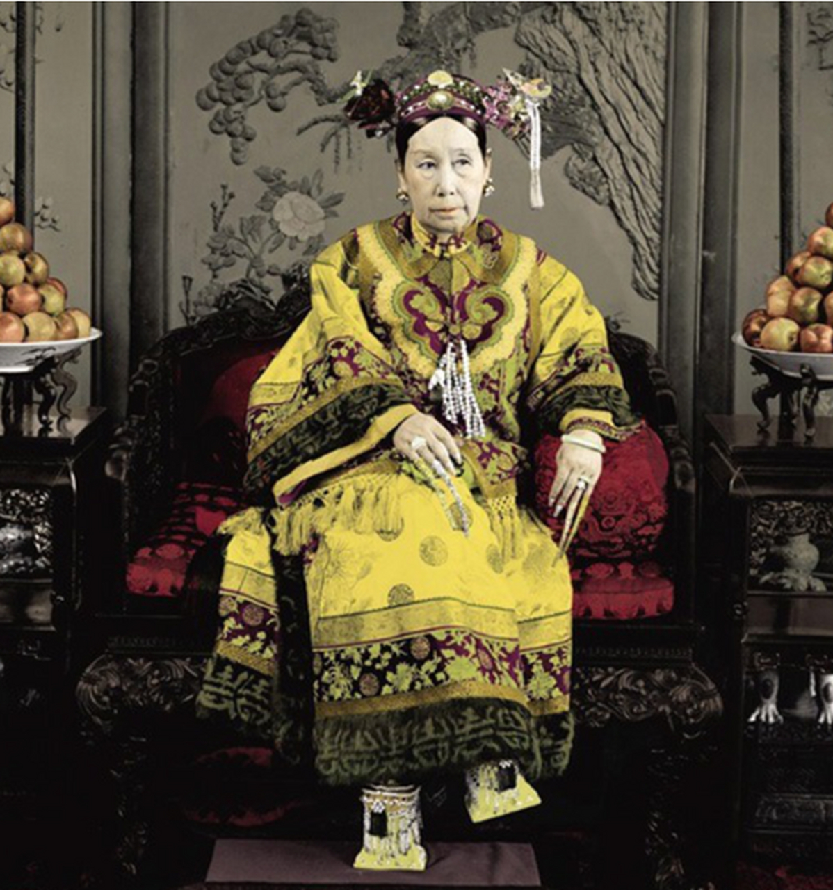 1888年,53岁的慈禧爱上了20岁的那尔苏,当晚就让他侍寝,谁知,这事竟害