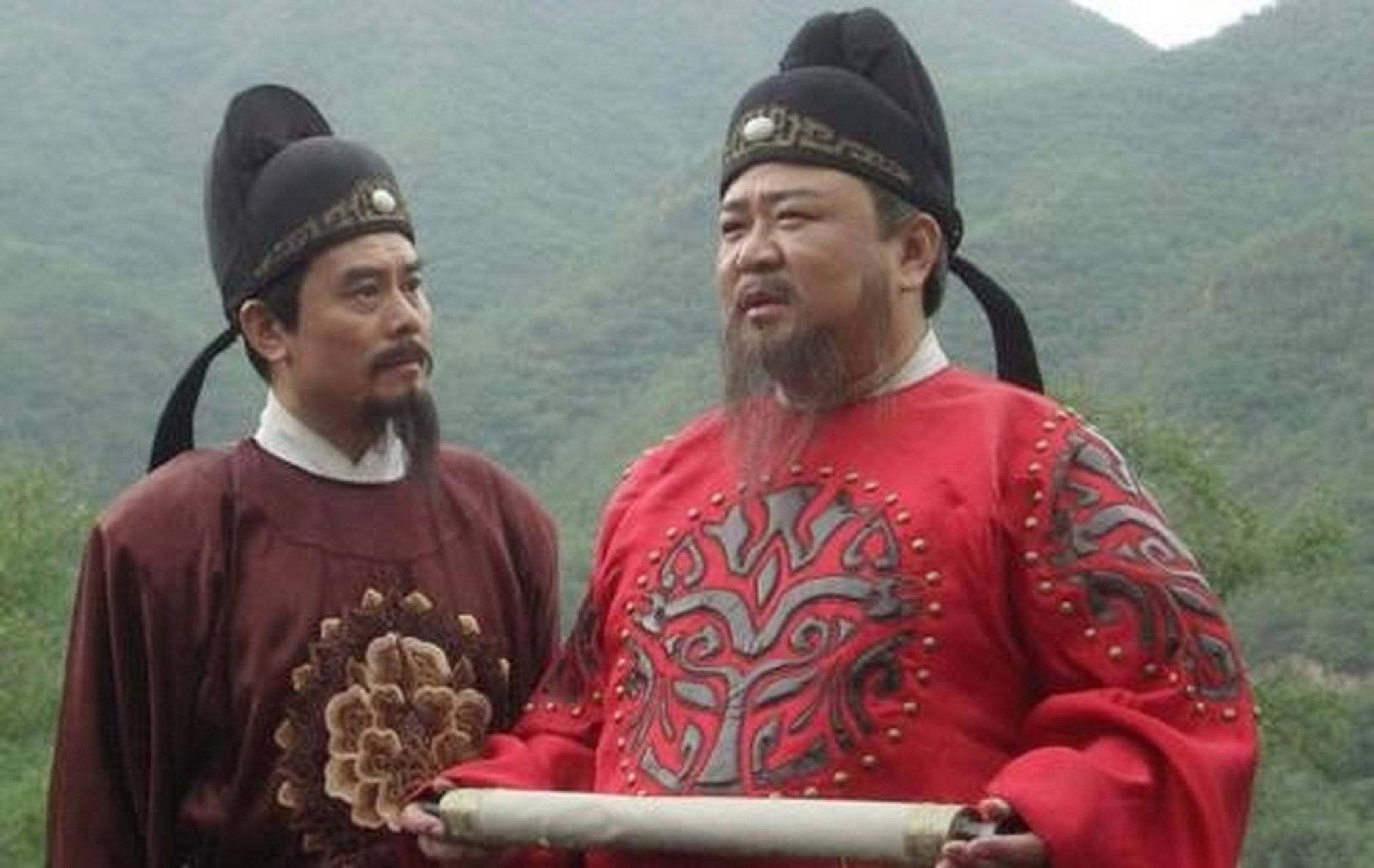 唐高宗仪凤元年(676年),左卫大将军权善才,左监门卫中郎将范怀义误砍